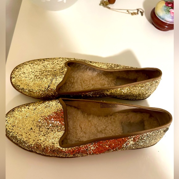 Ugh gold sparkly loafer - Picture 1 of 5
